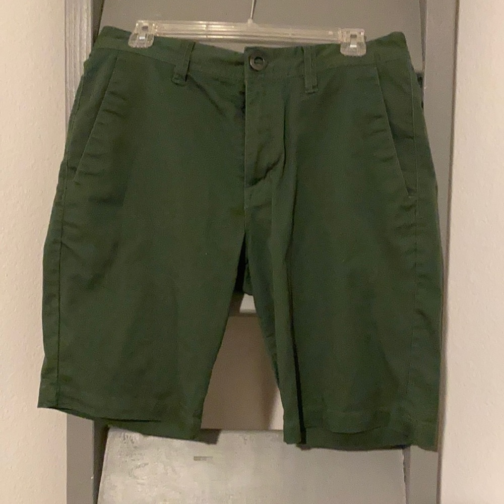 Never worn volcom shorts